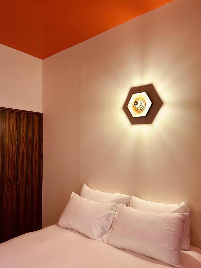 Hotel Present - Entree Autonome, Reception En Ligne - Encore Mieux آرْلْ المظهر الخارجي الصورة