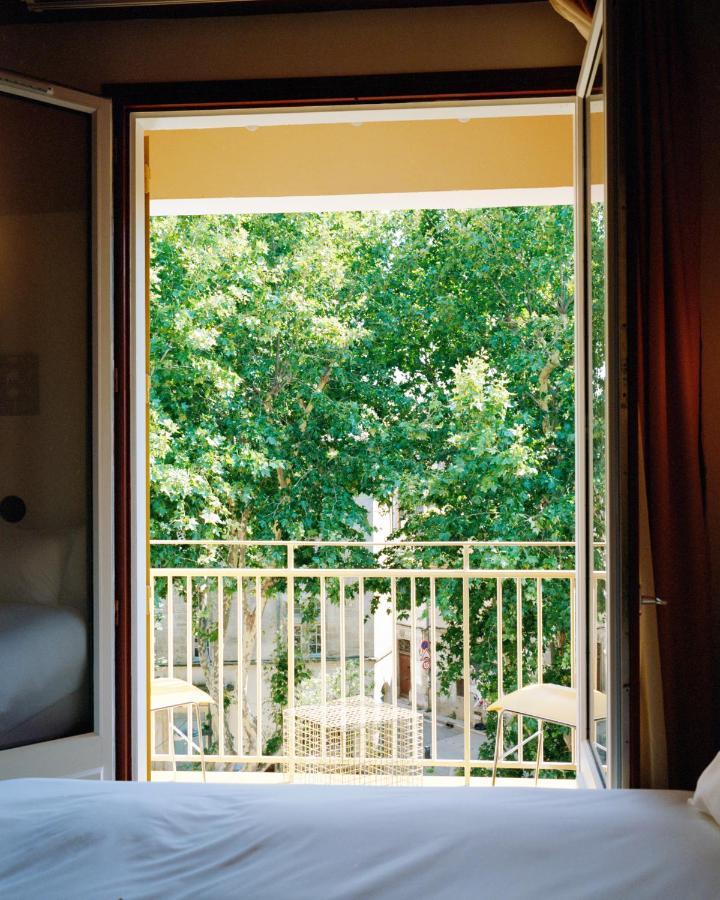 Hotel Present - Entree Autonome, Reception En Ligne - Encore Mieux آرْلْ المظهر الخارجي الصورة